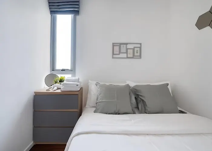 Hyde Sukhumvit 11 *
